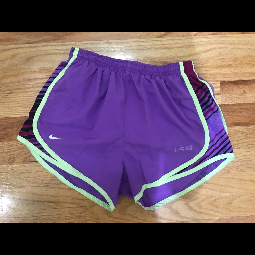 Nike running short with liner